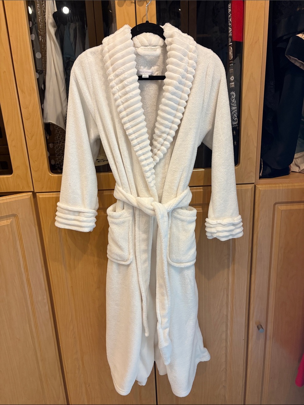 Midnight by Carole Hochman Cream Plush Shawl-Collar Bathrobe with Pockets